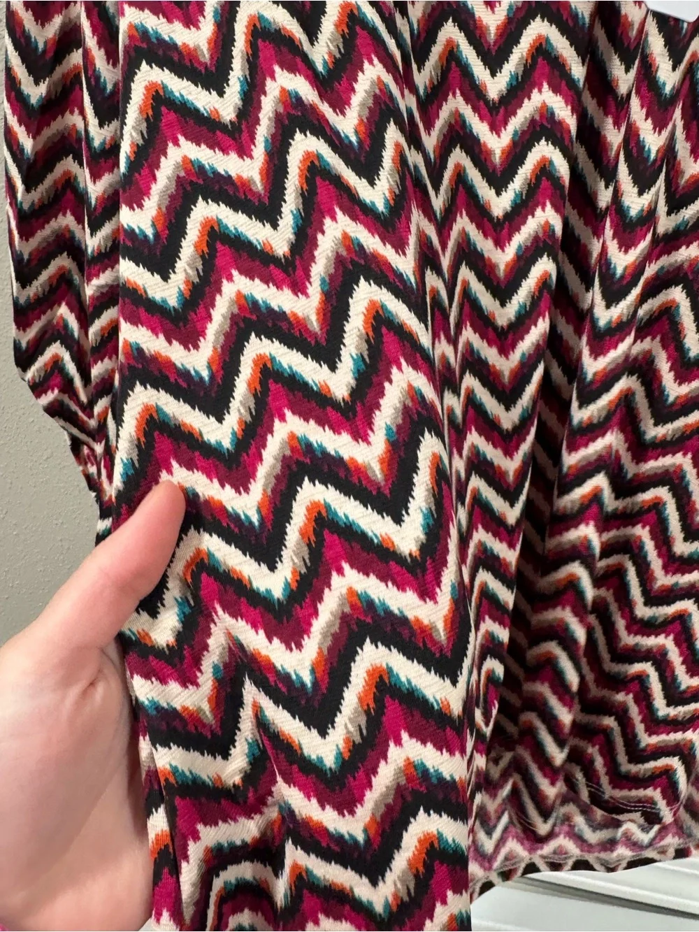 NWT Dear Scarlett Magenta and Black Chevron Blouse - Picture 3 of 6